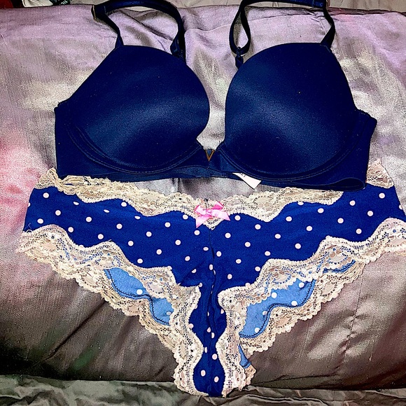 Victoria’s Secret Matching Bra & Panty Set - Picture 1 of 9
